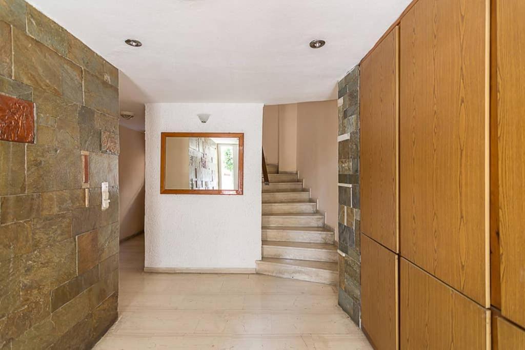 Cozy Flat With 1 Bedroom Next To Metro Station Athens Ngoại thất bức ảnh